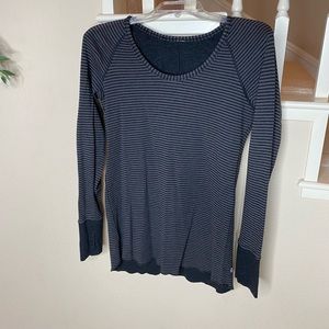 Lululemon women’s long sleeve top